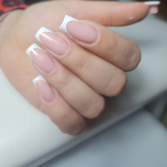 Beauty Team J&S 037 #krusevac Izlivanje noktiju Izlivanje noktiju gelom - M dužina