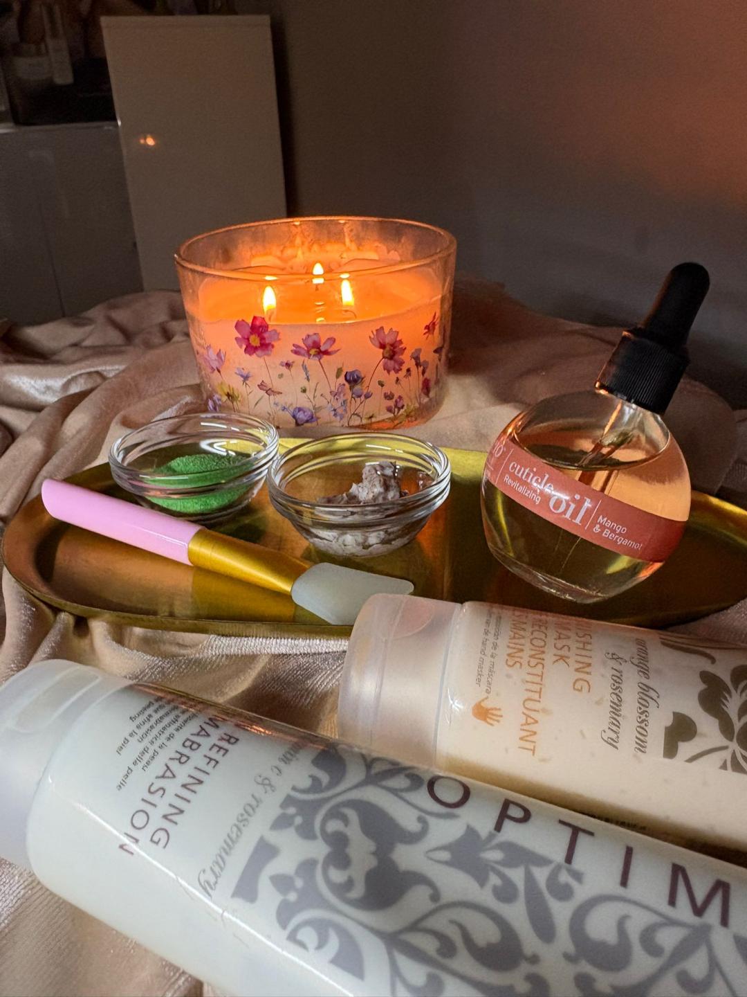 DeLuxe manikir-dodatak uz uslugu - Angels, Novi Sad Estetski pedikir Nokti Estetski pedikir, Novi Sad, Centar - Stari grad