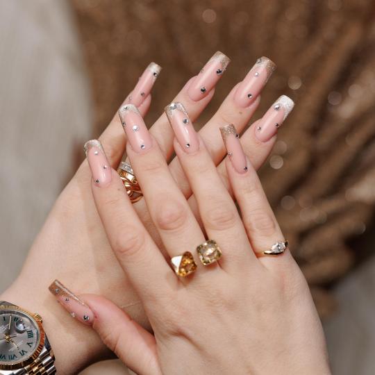 Becca’s Beauty Lounge #beograd Izlivanje noktiju Izlivanje noktiju gelom - L dužina Nails by Dija