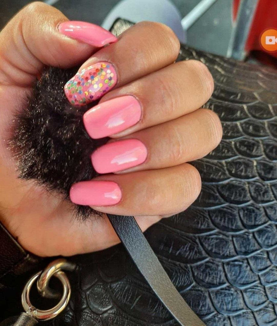 D&D Beauty Center #beograd Ojačavanje noktiju Ojačavanje prirodnih noktiju - gel lak