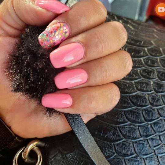 D&D Beauty Center #beograd Ojačavanje noktiju Ojačavanje prirodnih noktiju - gel lak