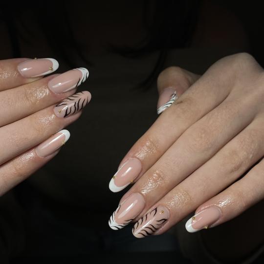 Beautopia #beograd Korekcija noktiju Korekcija gela - M dužina