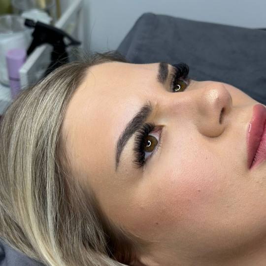 44. Beauty Concept #beograd Nadogradnja trepavica Nadogradnja svilenih trepavica - mega volumen