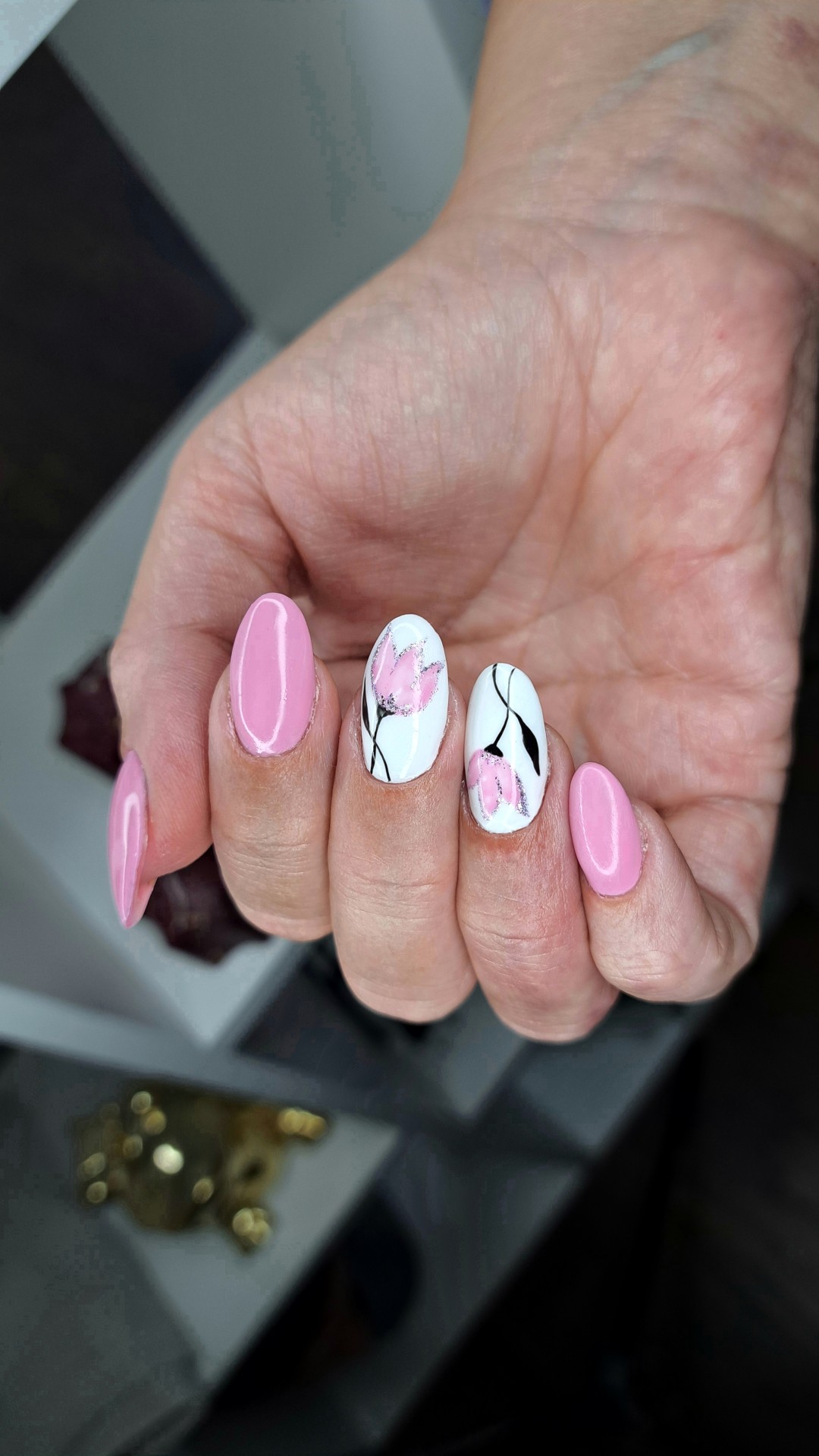 Beauty Studio by Milica Pavlović #beograd Korekcija noktiju Korekcija noktiju gelom