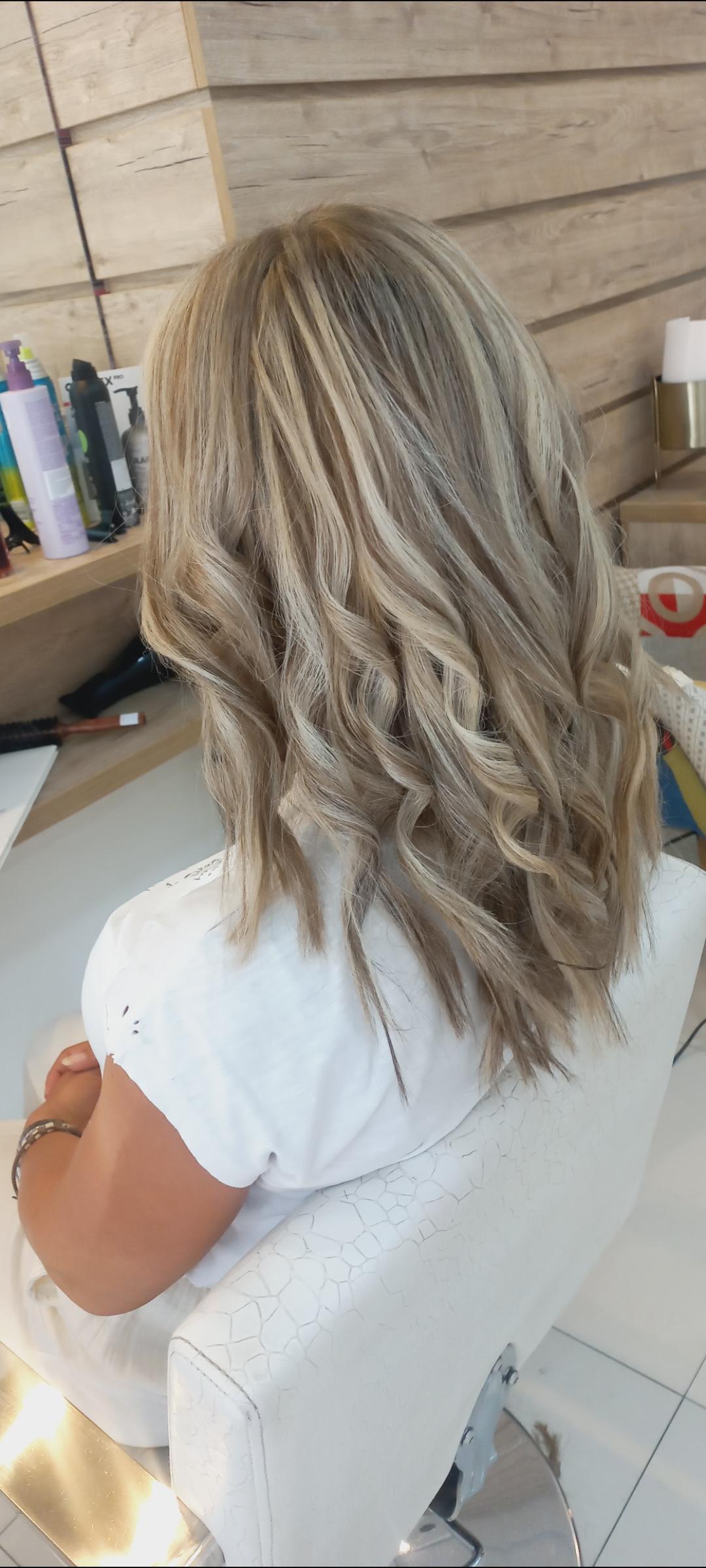Kardashians Beauty Style #novisad Ombre, sombre, balayage Balayage + zaštita kose + feniranje - duga kosa