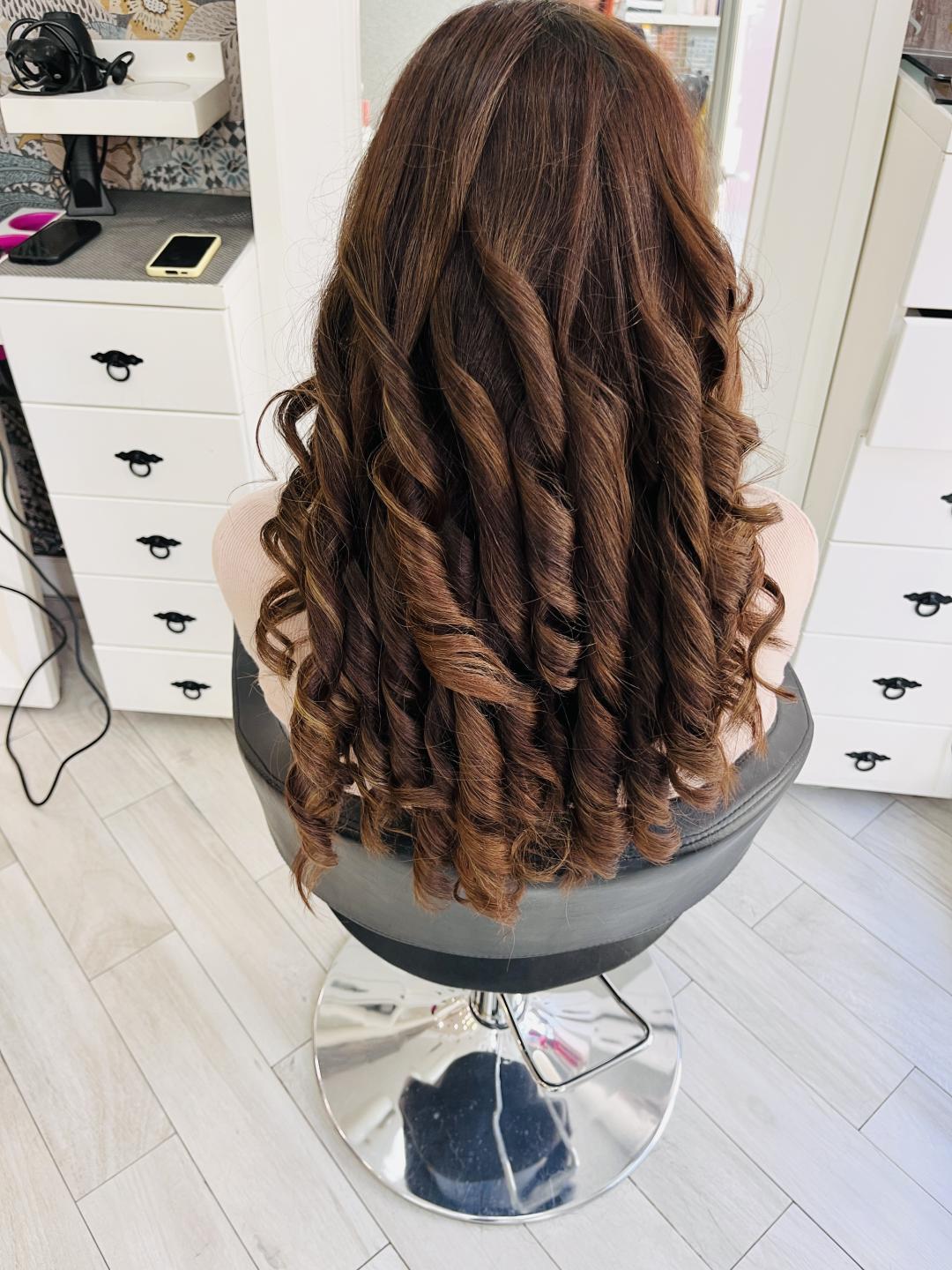 In line 1 #pancevo Uvijanje, lokne i talasi Lokne na presu - ekstra duga kosa