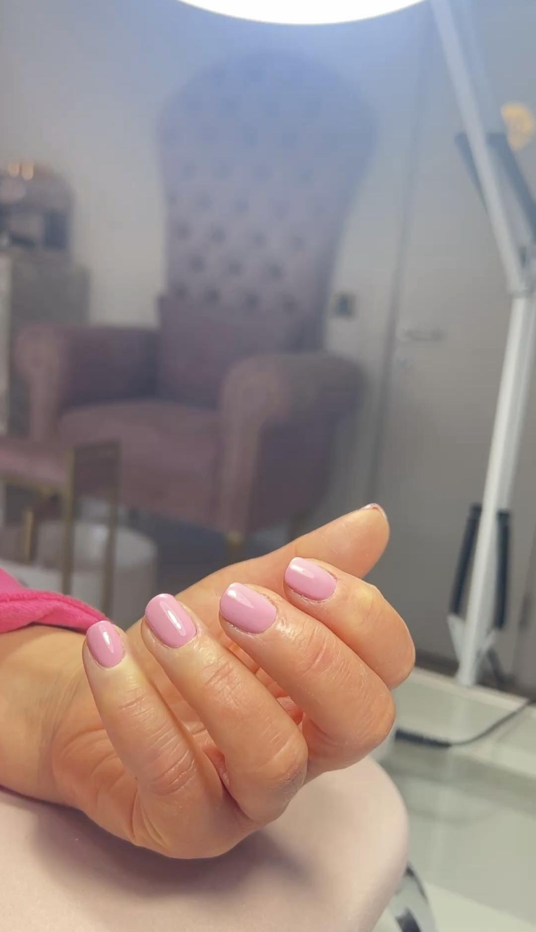 Korekcija izlivanja / ojačavanja noktiju gelom - S dužina - Fancy Girls, Beograd Korekcija noktiju Nokti Korekcija noktiju, Beograd, Vukov spomenik, Đeram