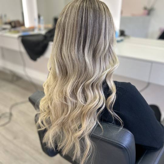 HeliS #beograd Pramenovi Pramenovi na foliju / Balayage + preliv + feniranje - ekstra duga kosa