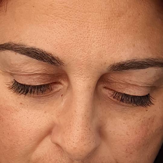 Albina Unisex Studio Lepote #temerin Nadogradnja trepavica Nadogradnja svilenih trepavica - 1 na 1 +