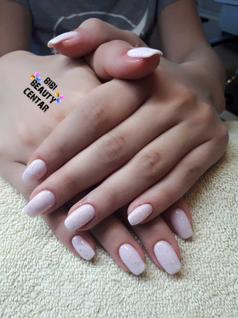 Bibi beauty centar #beograd Izlivanje noktiju Izlivanje noktiju gelom - kratki nokti
