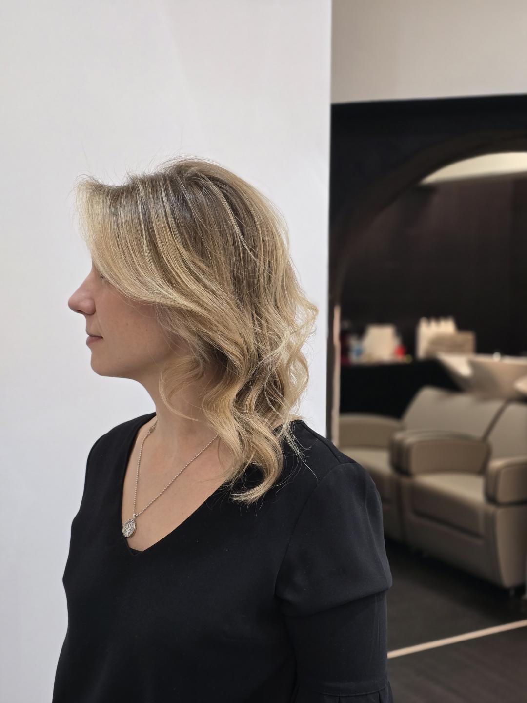 Pramenovi na foliju - kosa srednje dužine - Amanović, Beograd Pramenovi Frizerski saloni Pramenovi, Beograd, Centar, Stari grad, Dorćol