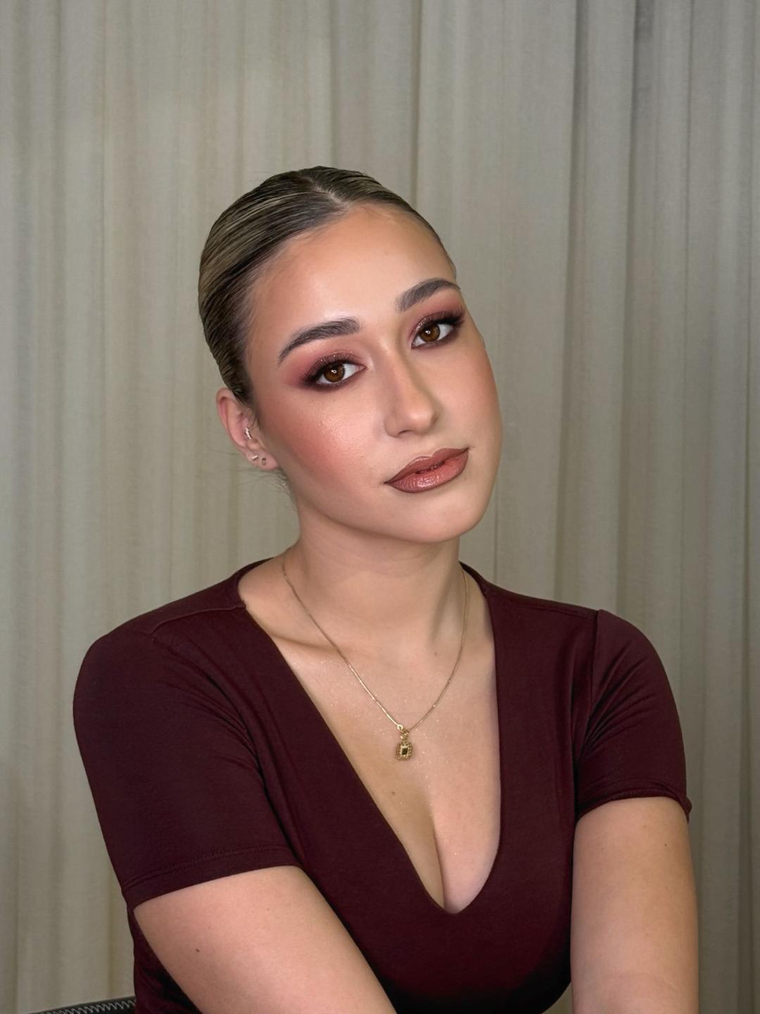 Profesionalno šminkanje za apsolventsko veče - Ivana Vit, Beograd Make-up / šminkanje Lice Make-up / šminkanje, Beograd, Zvezdara