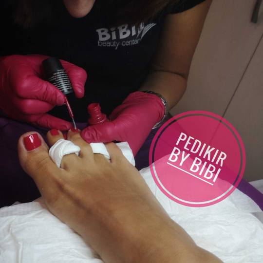 Bibi beauty centar #beograd Estetski pedikir Estetski pedikir + gel lak