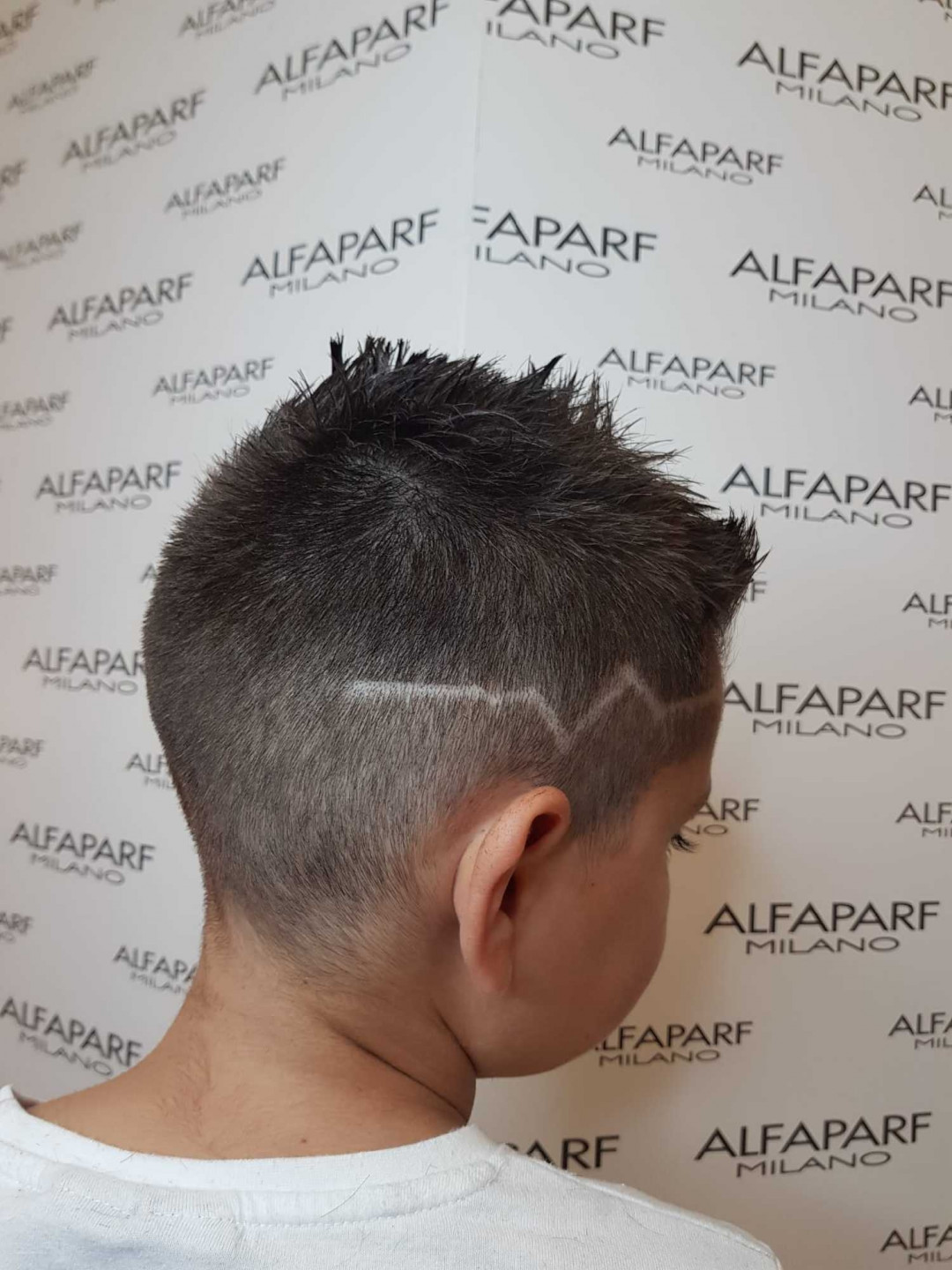 Alfaparf Studio #beograd Muško šišanje Muško šišanje + crtanje po glavi mašinicom/britvom