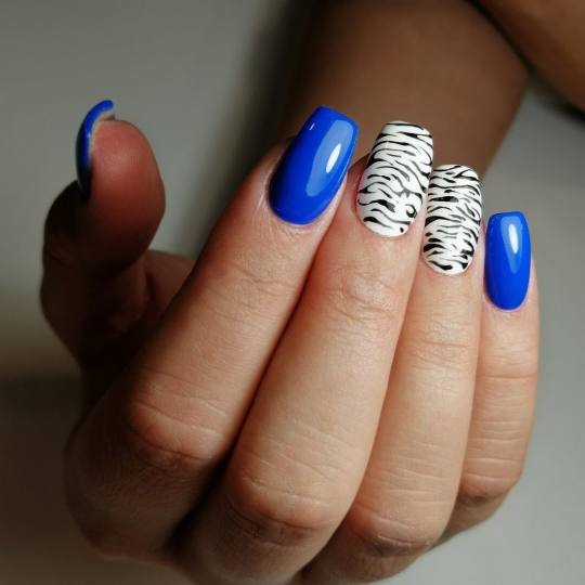 Nail office - TC BIG Rakovica #beograd Korekcija noktiju Korekcija noktiju gelom + boja - S dužina