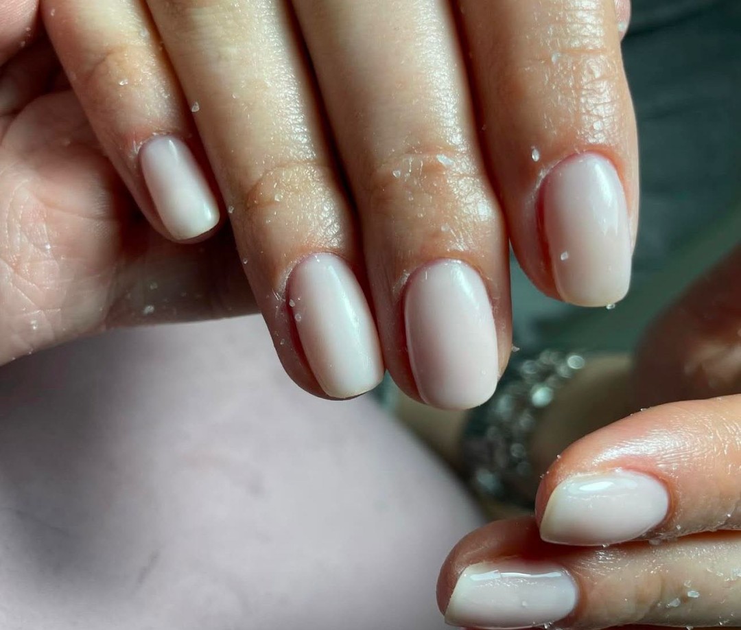 Bibi beauty centar #beograd Ojačavanje noktiju Ojačavanje prirodnih noktiju gelom