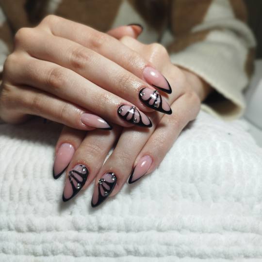 Studio Diva Lux #nis Ojačavanje noktiju Ojačavanje noktiju S dužina korekcija