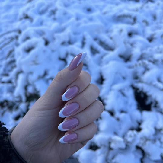 MM manikir i pedikir #beograd Manikir Manikir + gel lak + french