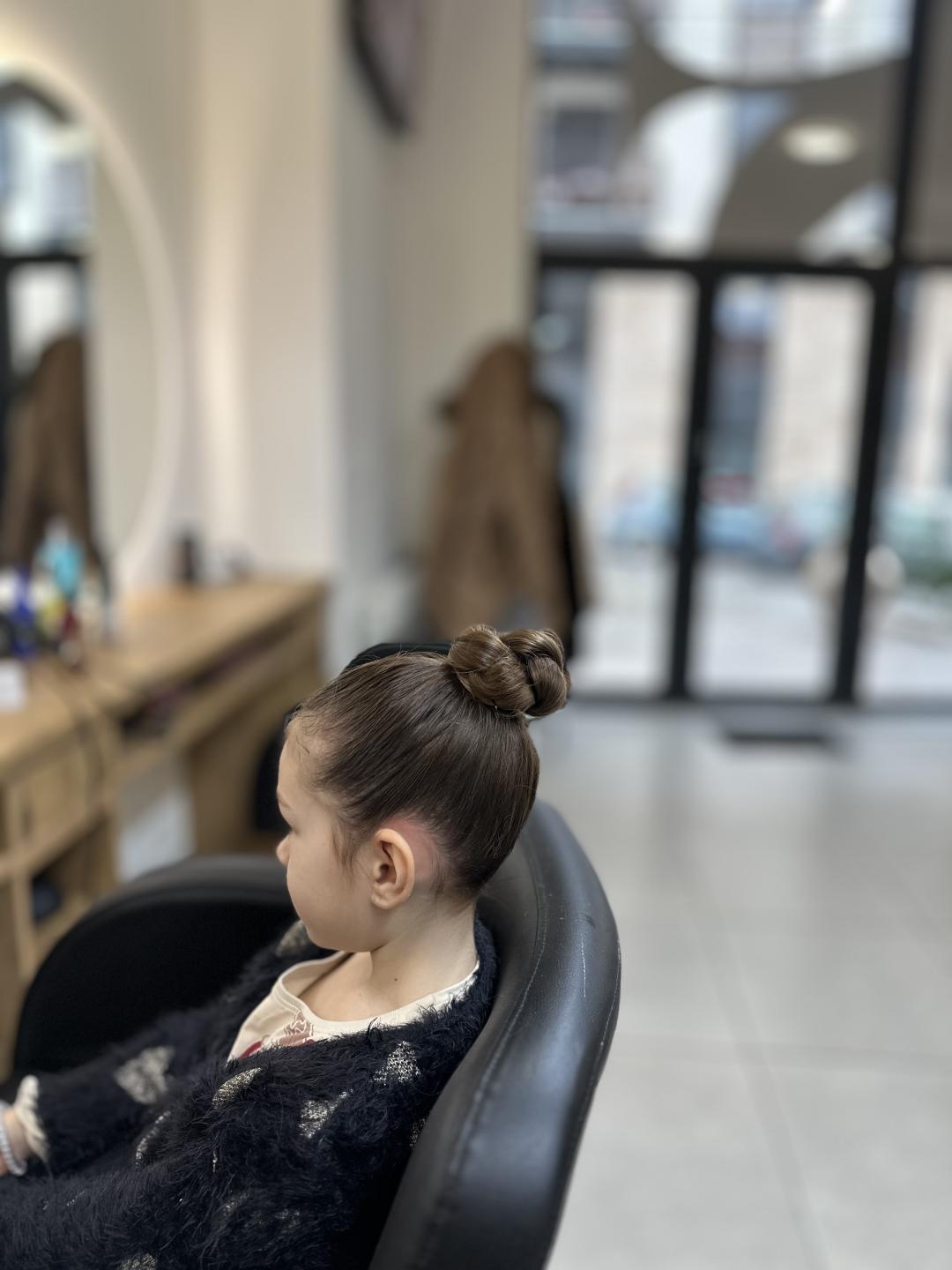 Svecane frizire pundje - Studio Eleven Ladies&Gentlemen, Beograd Pletenice, kike, punđe Frizerski saloni Pletenice, kike, punđe, Beograd, Zvezdara