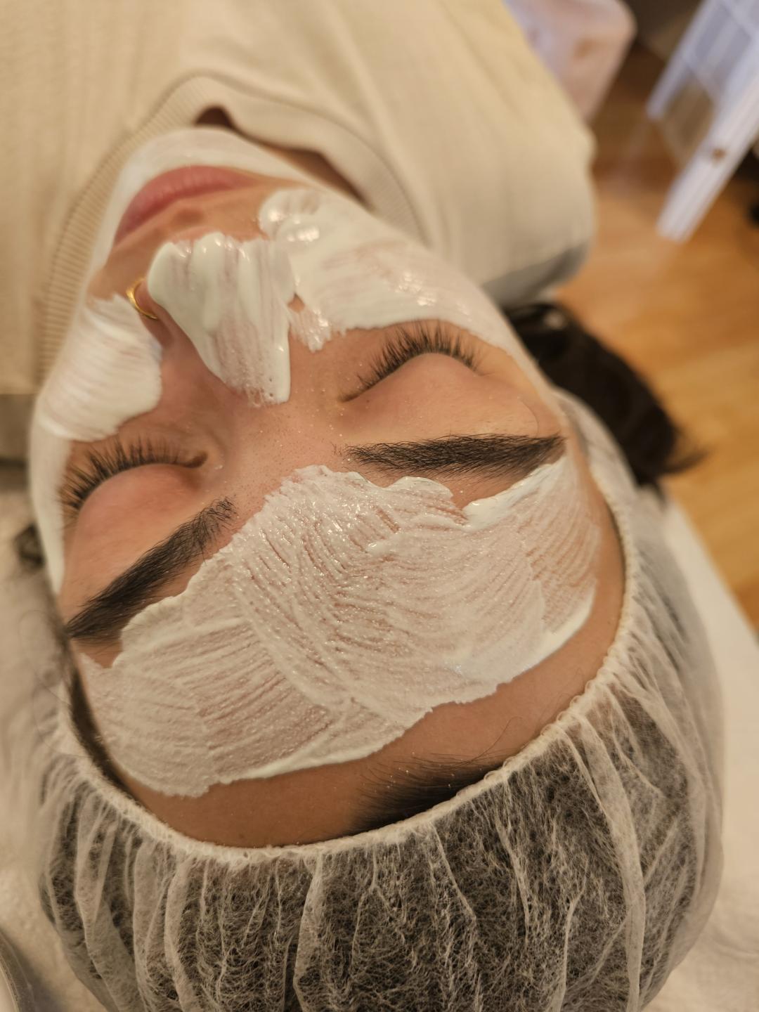 Klasican tretman lica + Depilacija celog tela - Esthetique Privé, Beograd Tretman lica Lice Tretman lica, Beograd, Centar, Stari grad, Dorćol