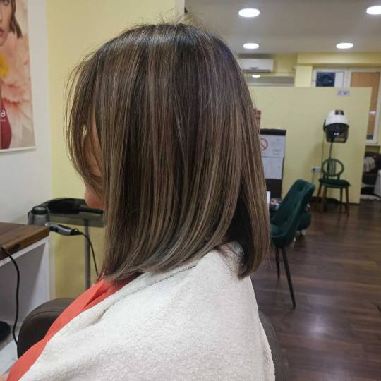 Studio lepote Krin #beograd Farbanje kose Preliv Demi permanentnim bojama - kosa srednje dužine