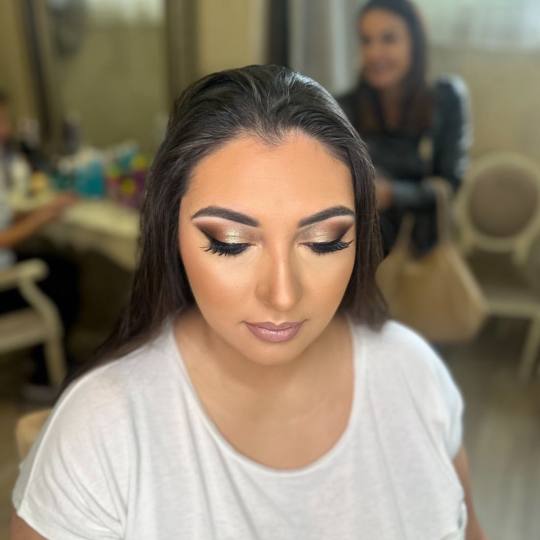 Bibi beauty centar #beograd Make-up / šminkanje Profesionalno šminkanje + veštačke trepavice BiB