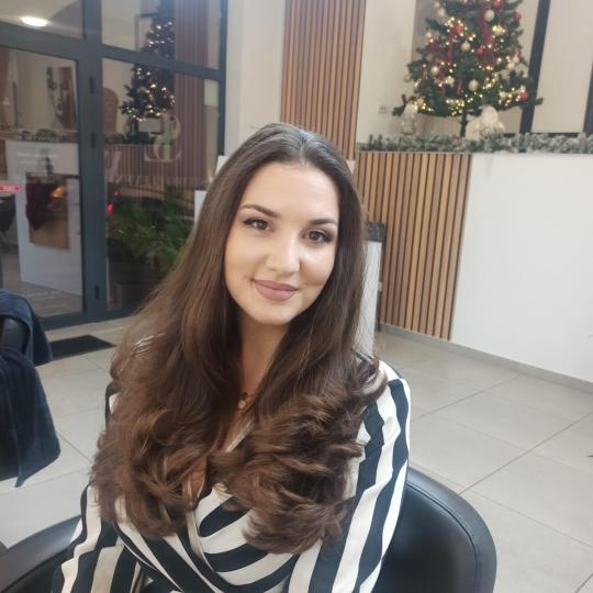 Studio Eleven Ladies&Gentlemen #beograd Feniranje i stilizovanje Feniranje na ravno - kosa srednje d