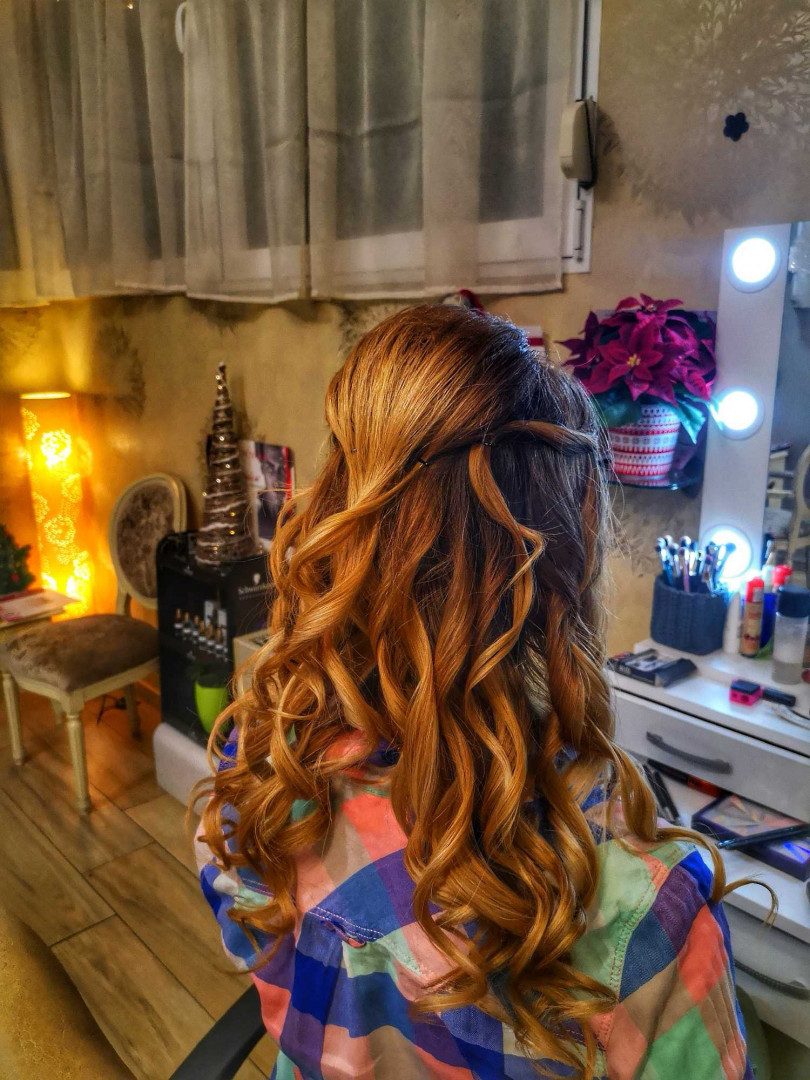 Farbanje izrastka - sve dužine kose - Bibi beauty centar, Beograd Farbanje kose Frizerski saloni Farbanje kose, Beograd, Banovo brdo