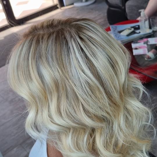 Royal Cut by Pro Cut #beograd Pramenovi Pramenovi na foliju - kosa srednje dužine Zanosno plava