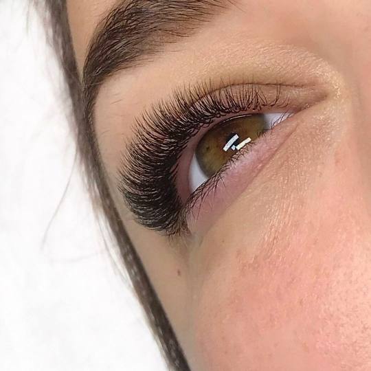 Right Beauty #beograd Nadogradnja trepavica Nadogradnja trepavica - ruski volumen 5D - 8D