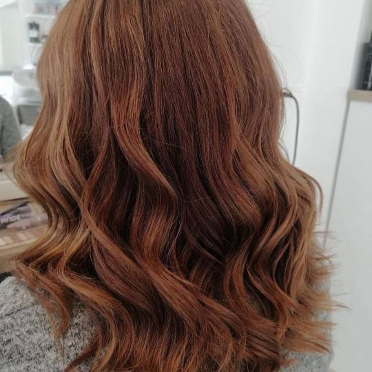 Allure Beauty Studio #beograd Feniranje i stilizovanje Feniranje na talase - kosa srednje dužine