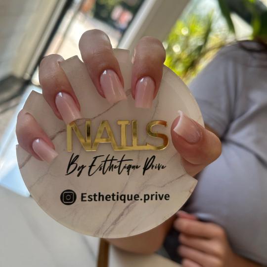 Esthetique Privé #beograd Ojačavanje noktiju Ojačavanje noktiju rubber bazom +trajni lak+ manikir
