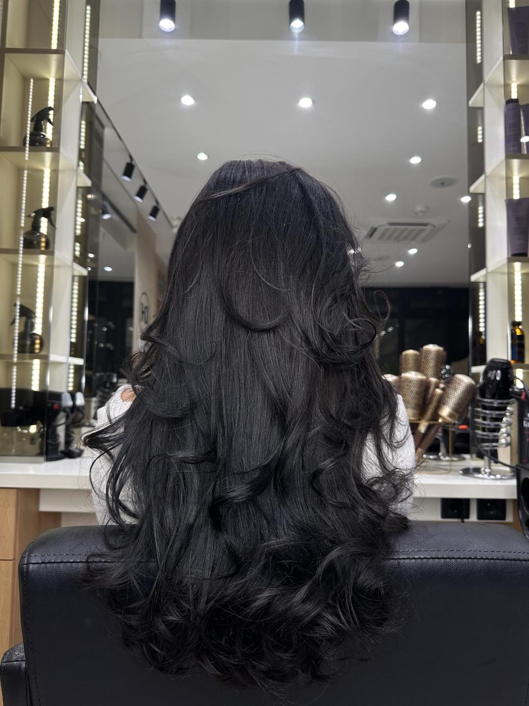 Diana Body & Hair Studio #beograd Žensko šišanje Žensko šišanje + feniranje na ravno - duga kosa