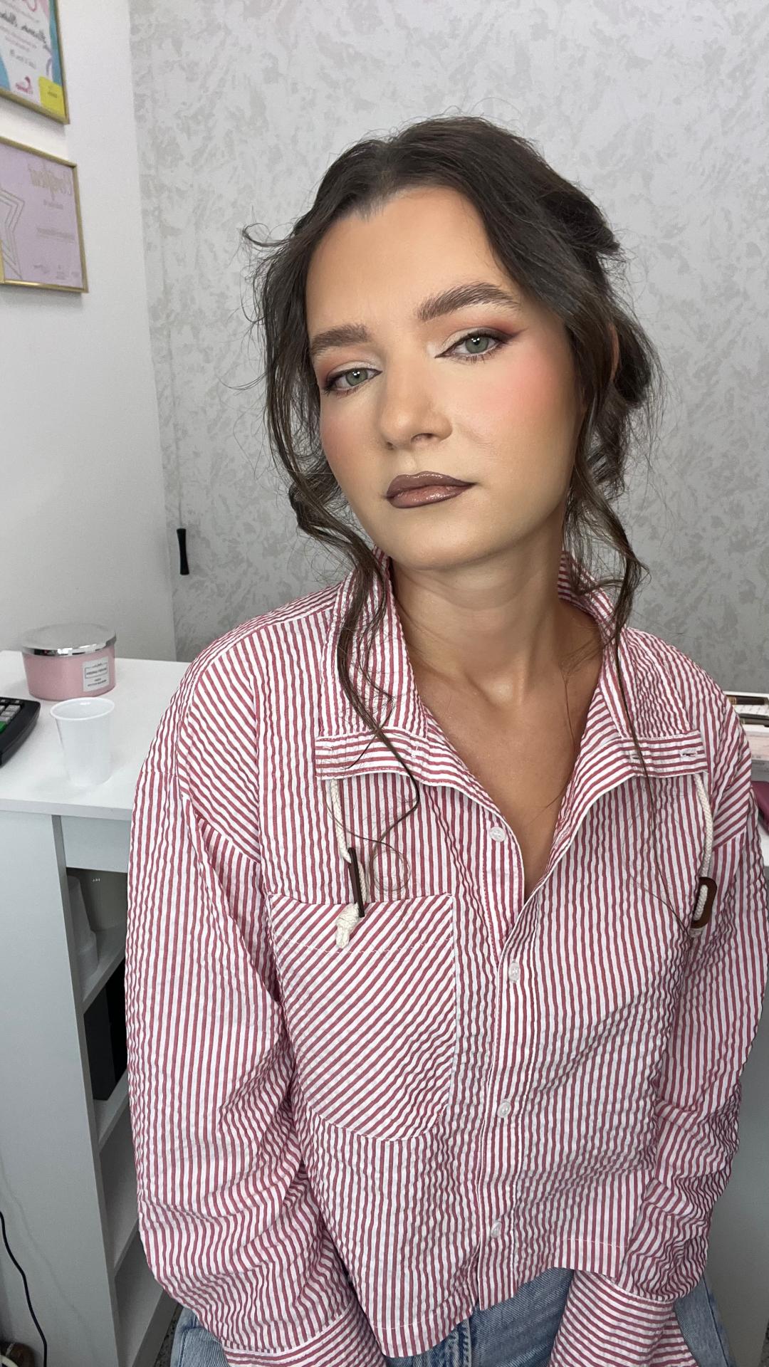 Profesionalno šminkanje bez trepavica ili uz vaše veštačke - Artist Alex Studio, Niš Make-up / šminkanje Lice Make-up / šminkanje, Niš, Medijana