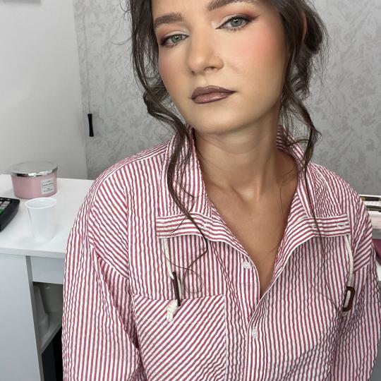 Artist Alex Studio #nis Make-up / šminkanje Profesionalno šminkanje bez trepavica ili uz vaše ve�
