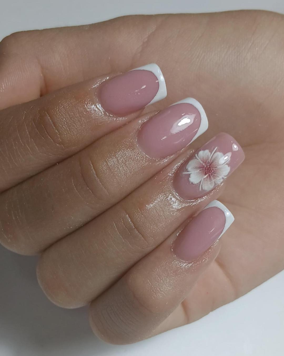 Korekcija noktiju gel boja ili frenc + aparatni manikir - M dužina - Butik Lepote, Beograd Korekcija noktiju Nokti Korekcija noktiju, Beograd, Vukov spomenik, Đeram