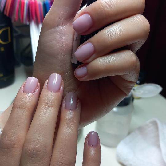 Eleonora #beograd Ojačavanje noktiju Ojačavanje prirodnih noktiju gelom + gel lak