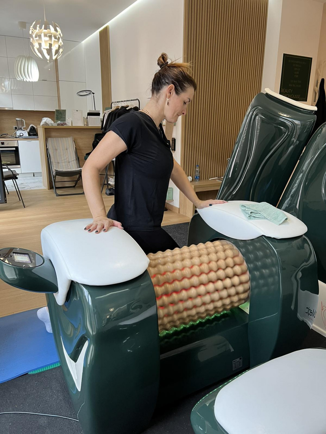 Beauty Koko Housse - Vračar #beograd Trajna šminka Roll Masažer - paket od 12 tretmana + 2 tretmana gratis