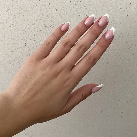 Gloss studio #nis Izlivanje noktiju Izlivanje noktiju gelom / nadogradnja noktiju - duzina S