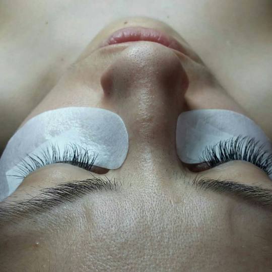 Right Beauty #beograd Nadogradnja trepavica Nadogradnja svilenih trepavica – metoda 1 na 1
