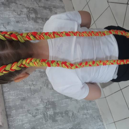 Sanja Afro Frizerka #nis Pletenice, kike, punđe Riblje kosti nadogradnja vunicom (dve)