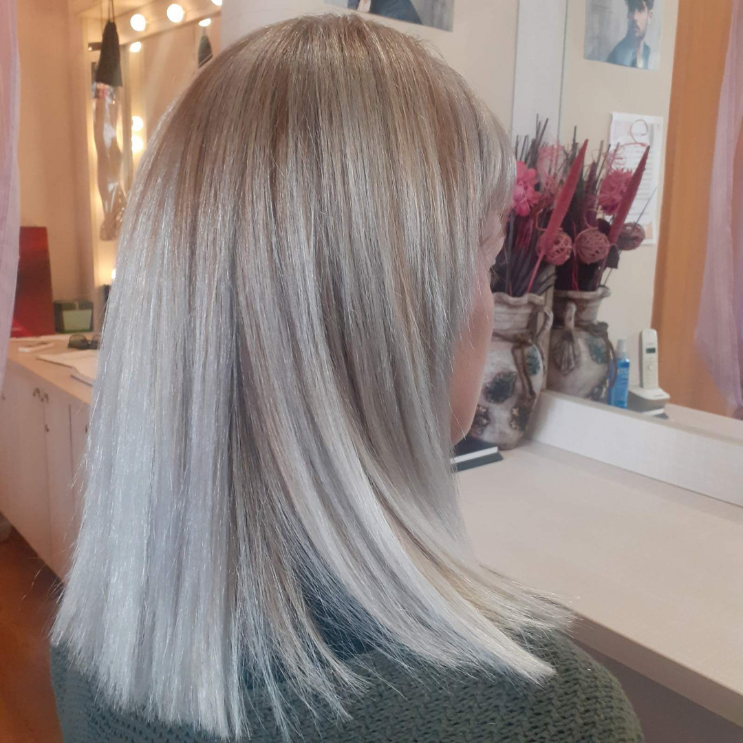 Salon Lepote Kaja #beograd Pramenovi Pramenovi na foliju - kosa srednje dužine