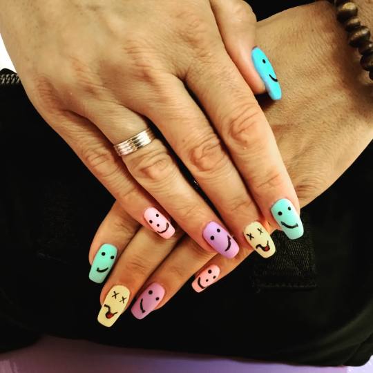 Taci nail art #beograd Ojačavanje noktiju Ojačavanje prirodnih noktiju gelom
