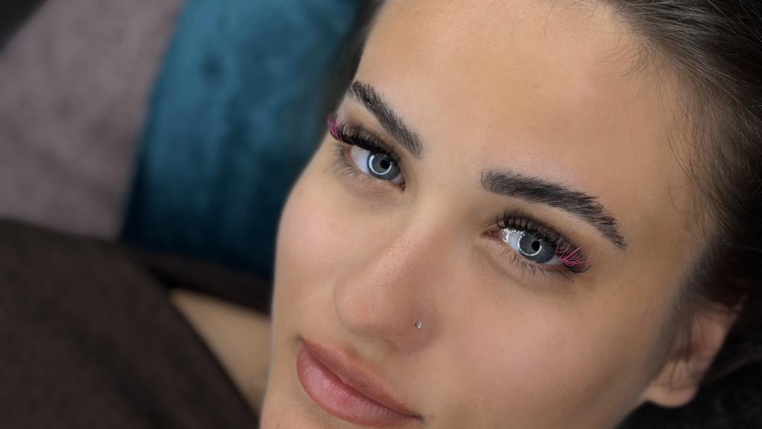 Nadogradnja svilenih trepavica - Volumen - Almari Beauty Concept, Kragujevac Nadogradnja trepavica Lice Nadogradnja trepavica, Kragujevac, Centar