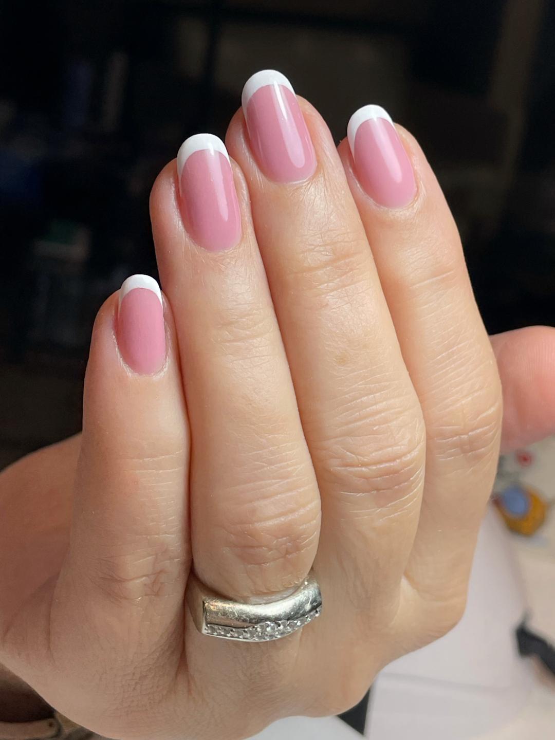 Gel lak / rubber baza - Nails Studio, Beograd Ojačavanje noktiju Nokti Ojačavanje noktiju, Beograd, Banovo brdo