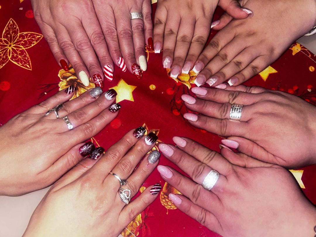 Izlivanje noktiju gelom - L dužina - Žasmen Ženstven, Novi Sad Izlivanje noktiju Nokti Izlivanje noktiju, Novi Sad, Telep, Adice, Bistrica