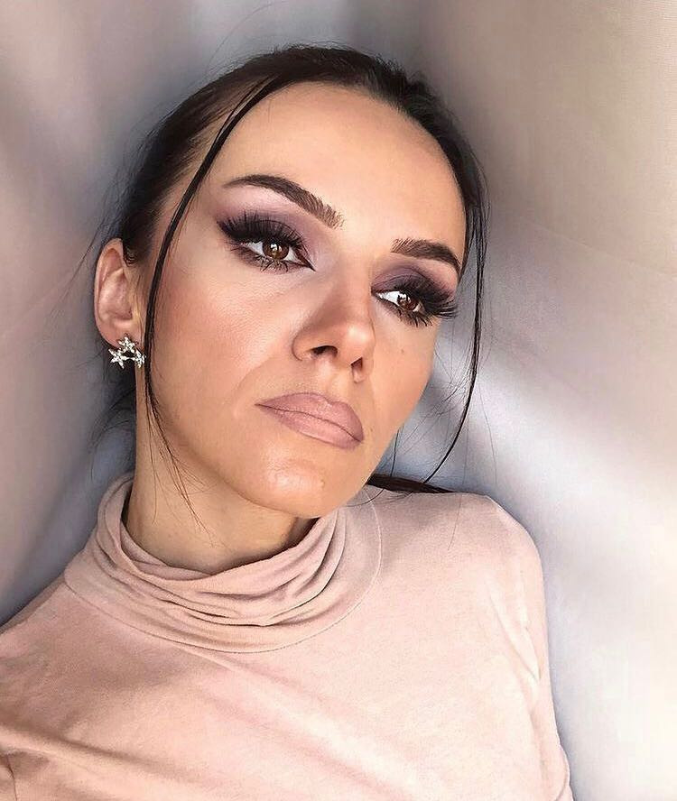 Profesionalno šminkanje + veštačke trepavice - sa profesionalnim puderima - Makeup Olja Grbić, Novi Sad Make-up / šminkanje Lice Make-up / šminkanje, Novi Sad, Rotkvarija, Podbara, Salajka