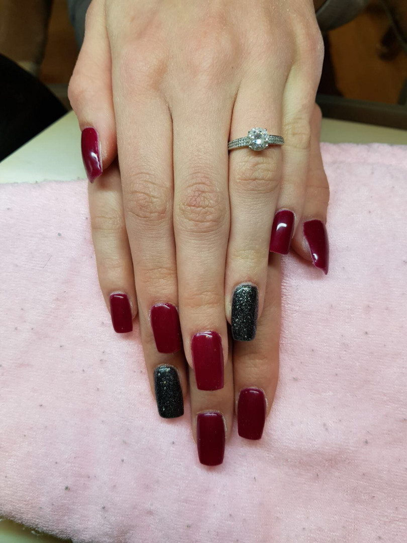 Bibi beauty centar #beograd Izlivanje noktiju Izlivanje noktiju gelom - kratki nokti