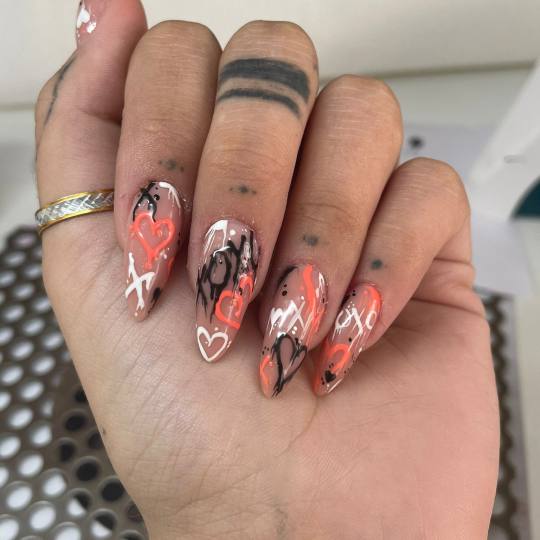Bling Bling Nails and Lashes #beograd Nadogradnja trepavica Iscrtavanje nokta Zakazite nail art po z