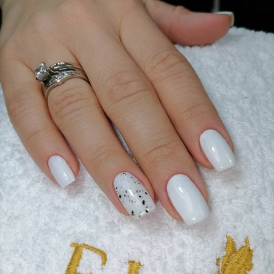 F.L.Y. Beauty Beograd #beograd Manikir Ruski manikir + ojačavanje noktiju + gel lak (rubber baza)